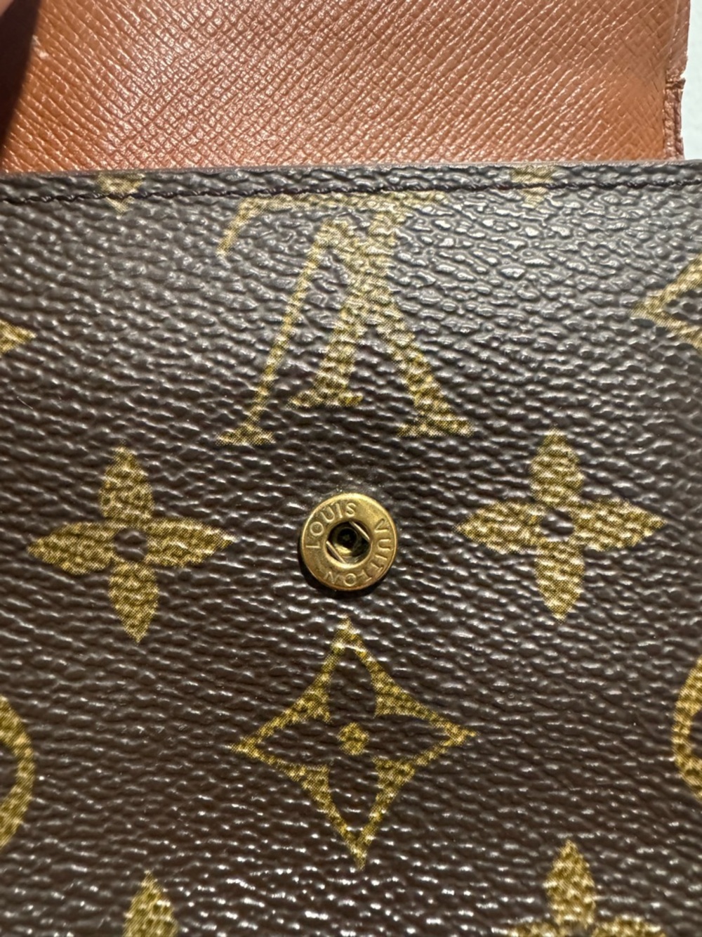 Louis Vuitton Monogram Canvas Vintage Snap Wallet - Picture 6 of 12